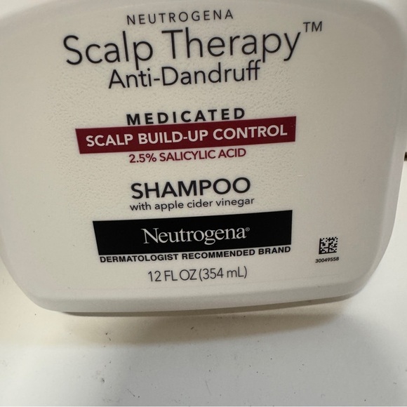 Neutrogena Scalp Therapy Anti-Dandruff Scalp Buildup Control - Picture 2 of 3